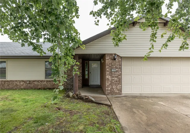 Homes for sale in Bentonville, AR | 1703 Se P St, Bentonville, AR 72712 | MLS# 1353202