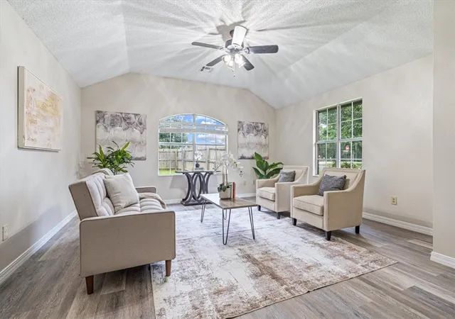 Homes for sale in Siloam Springs, AR | 2436 W Twin Springs St, Siloam Springs, AR 72761 | MLS# 1353353