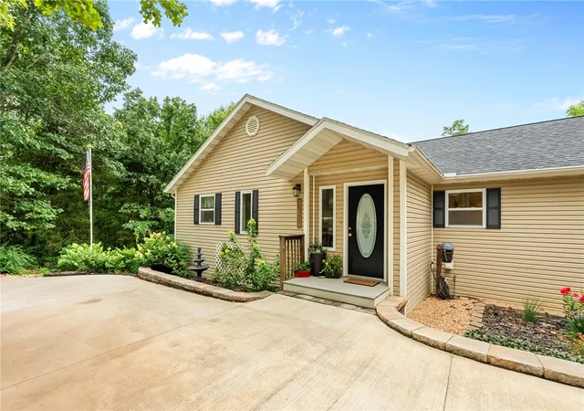 2nd image of 11883 Bridge Mountain Dr, Omaha, AR 72662 | MLS# 1353335