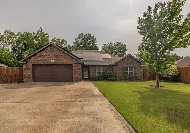 1st image of 2305 Kelly Lynn Pl, Fayetteville, AR 72701 | MLS# 1353278
