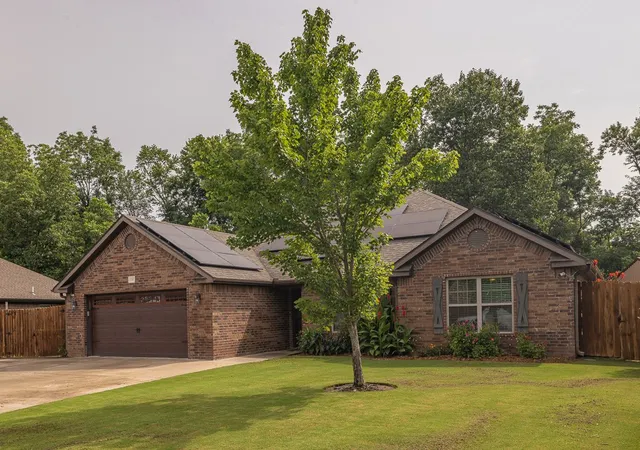 2nd image of 2305 Kelly Lynn Pl, Fayetteville, AR 72701 | MLS# 1353278