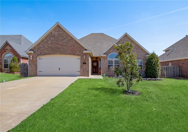 Photo 1 of Single family home for sale at 3903 Sw Stonefield St, Bentonville, AR 72713 | MLS# 1352867 | Listing updated on 2026-08-31