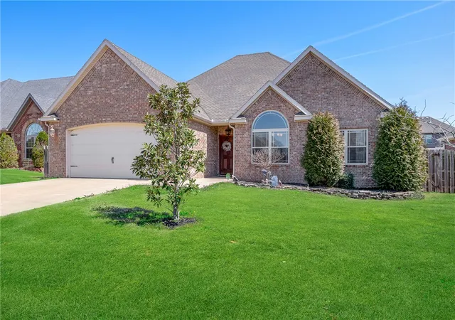 Photo 2 of Single family home for sale at 3903 Sw Stonefield St, Bentonville, AR 72713 | MLS# 1352867 | Listing updated on 2026-08-31