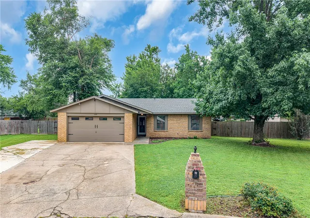 Homes for sale in Rogers, AR | 1105 Westridge Ln, Rogers, AR 72756 | MLS# 1353457