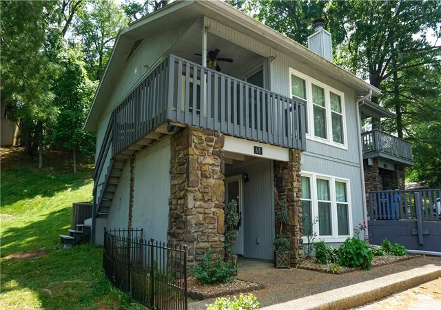 Townhouse for sale at 68 Dogwood Dr, Bella Vista, AR 72715 | MLS# 1353551