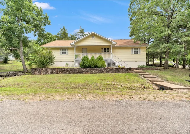 Photo 1 of Single family home for sale at 27 N Star Loop, Holiday Island, AR 72631 | MLS# 1352732 | Listing updated on 2026-09-25