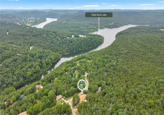 Homes for sale in Holiday Island, AR | 27 N Star Loop, Holiday Island, AR 72631 | MLS# 1352732