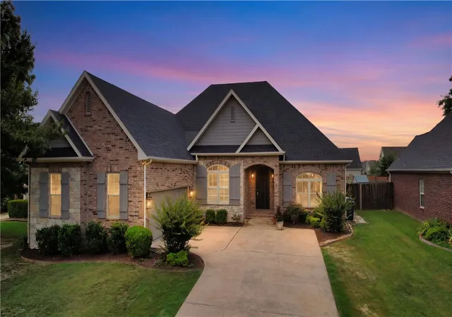 Homes for sale in Rogers, AR | 6702 W Braebourne Dr, Rogers, AR 72758 | MLS# 1353540