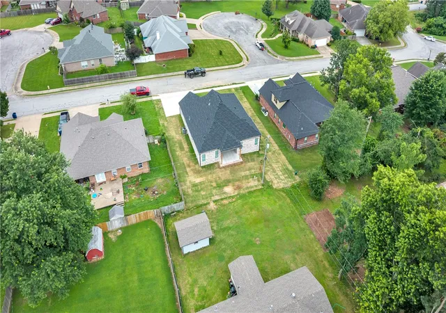 5th image of 2702 Cortney Cir, Siloam Springs, AR 72761 | MLS# 1353572