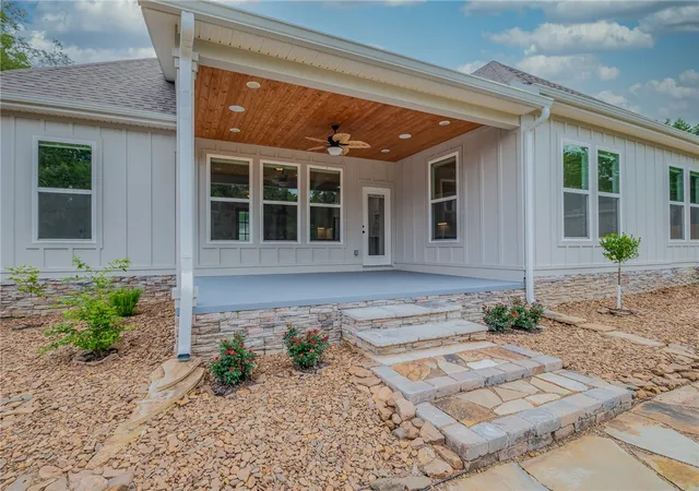 2nd image of 9 Clevedon Cir, Bella Vista, AR 72715 | MLS# 1353445