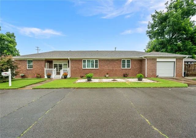 1st image of 624 Locke St, Alma, AR 72921 | MLS# 1353588
