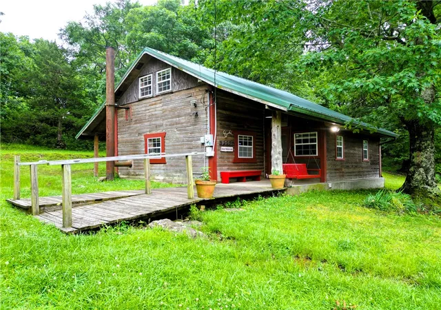 3rd image of 9005 Rackley Mountain Rd, Chester, AR 72934 | MLS# 1353592