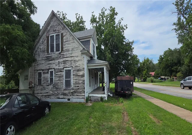 2nd image of 902 N Mount Olive St, Siloam Springs, AR 72761 | MLS# 1353624