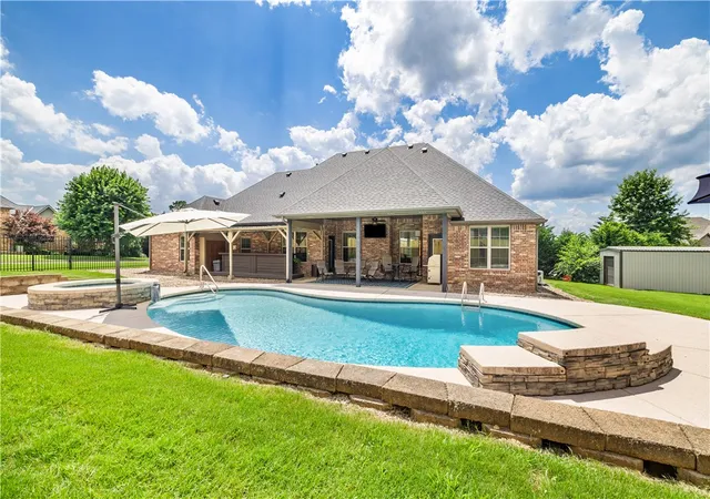 Homes for sale in Elm Springs, AR | 1255 Edinburgh Loop, Elm Springs, AR 72762 | MLS# 1353623