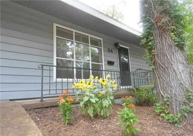 2nd image of 34 Tamworth Cir, Bella Vista, AR 72715 | MLS# 1353605