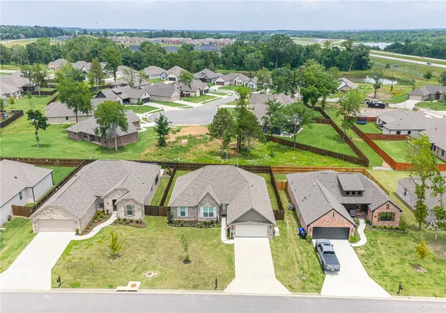 Homes for sale in Fort Smith, AR | 8323 Mclaren Dr, Fort Smith, AR 72916 | MLS# 1353638