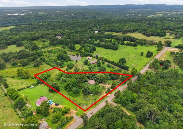 Homes for sale in Alma, AR | 3117 Freedom Valley Rd, Alma, AR 72921 | MLS# 1353476