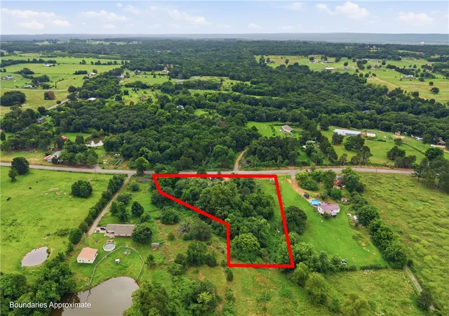 Homes for sale in Alma, AR | 3117 Freedom Valley Rd, Alma, AR 72921 | MLS# 1353476