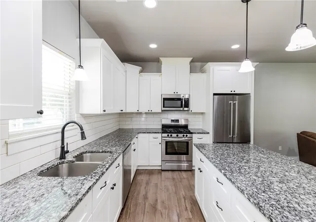 3rd image of 463 N Davis St, Pea Ridge, AR 72751 | MLS# 1353075