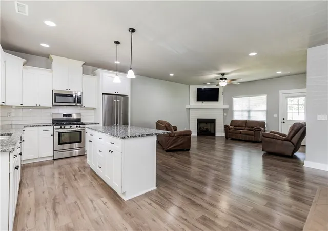 4th image of 463 N Davis St, Pea Ridge, AR 72751 | MLS# 1353075