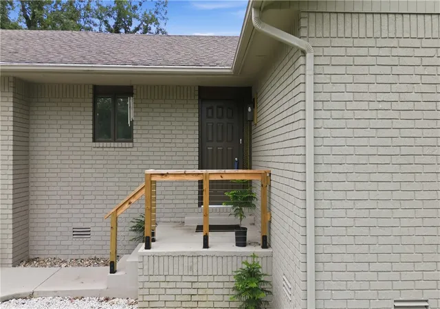 3rd image of 5 Rockhill Ln, Bella Vista, AR 72715 | MLS# 1353681