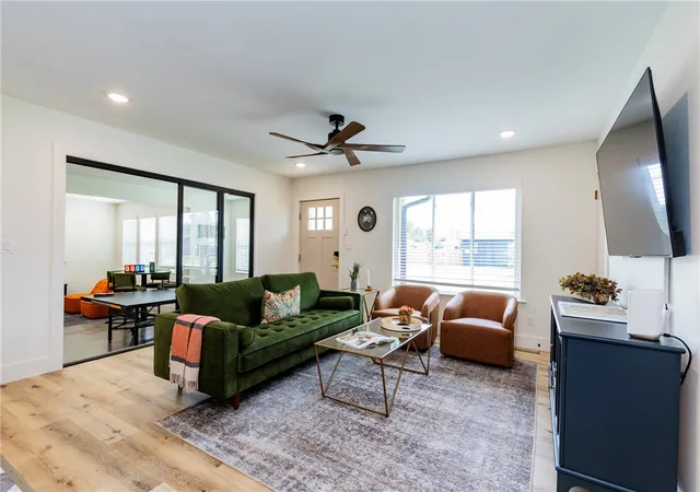 Photo 3 of Single family home for sale at 810 NW Carson Dr, Bentonville, AR 72712 | MLS# 1353566 | Listing updated on 2026-06-30