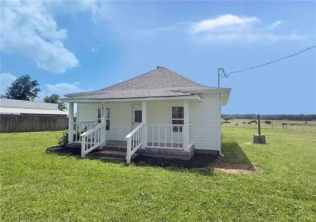 1st image of 1033 N West Ave, Lincoln, AR 72744 | MLS# 1353798