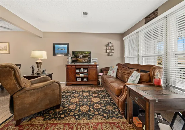 4th image of 4 Annette Ln, Bella Vista, AR 72715 | MLS# 1353633