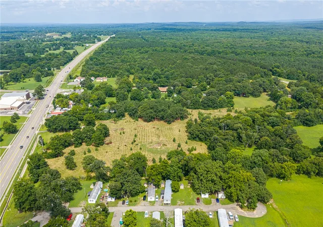 4th image of 35 Graham St, Lavaca, AR 72941 | MLS# 1353728