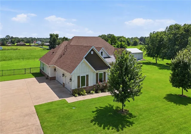 Homes for sale in Farmington, AR | 13615 Bethel Blacktop Rd, Farmington, AR 72730 | MLS# 1353078