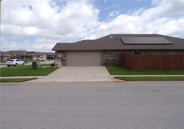 Homes for sale in Bentonville, AR | 5900 Nw Meade St, Bentonville, AR 72713 | MLS# 1353881