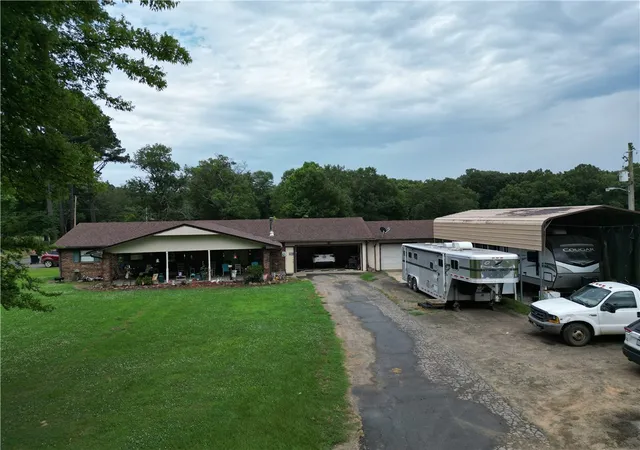 2nd image of 142 Denham Rd, Morrilton, AR 72110 | MLS# 1353887