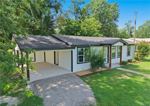 Homes for sale in Westville, OK | 1439 W Main St, Westville, OK 74965 | MLS# 1353644