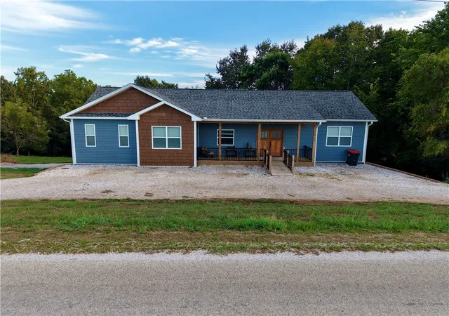 Photo 1 of Single family home for sale at 20010 W Vanzant Rd, Springdale, AR 72764 | MLS# 1353740 | Listing updated on 2026-10-01
