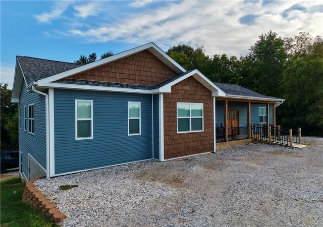 Photo 2 of Single family home for sale at 20010 W Vanzant Rd, Springdale, AR 72764 | MLS# 1353740 | Listing updated on 2026-10-01