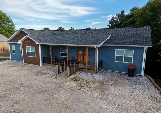 Photo 3 of Single family home for sale at 20010 W Vanzant Rd, Springdale, AR 72764 | MLS# 1353740 | Listing updated on 2026-10-01