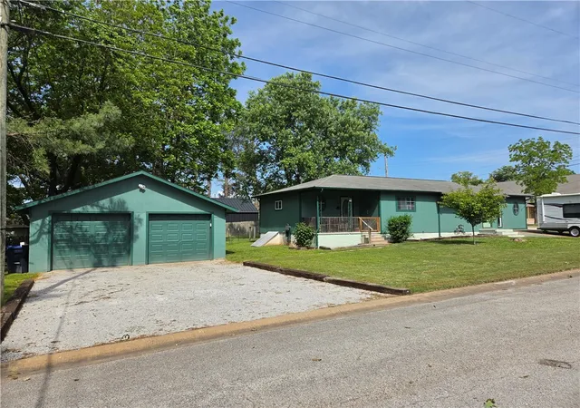 1st image of 224 N Adams St, Harrison, AR 72601 | MLS# 1353948