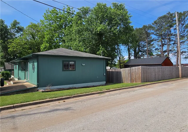 Photo 3 of House for sale at 224 N Adams St, Harrison, AR 72601 | MLS# 1353948 | Listing updated on 2026-07-08