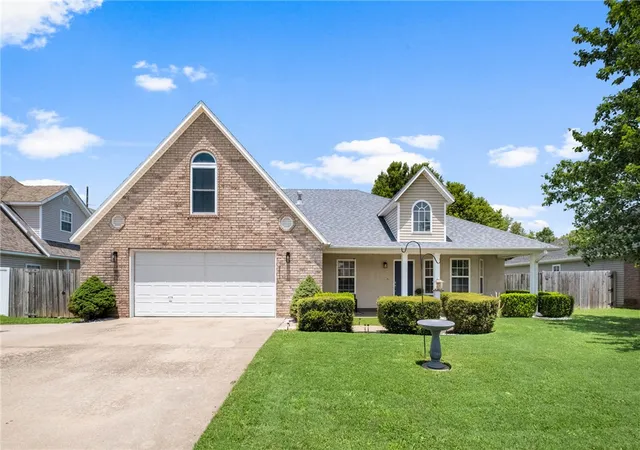 2nd image of 1011 W Green Acres Pl, Rogers, AR 72758 | MLS# 1353993