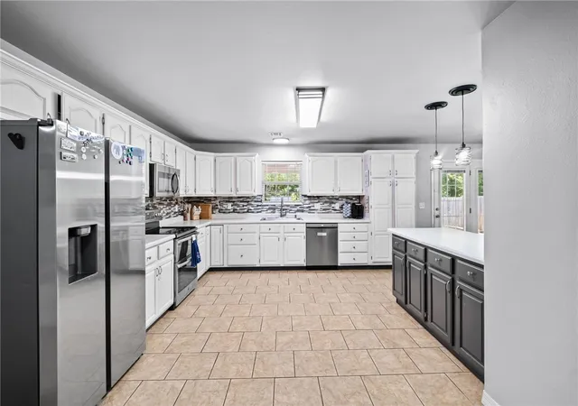 4th image of 1011 W Green Acres Pl, Rogers, AR 72758 | MLS# 1353993