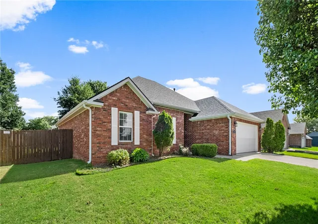 Homes for sale in Springdale, AR | 340 Brandon Loop, Springdale, AR 72762 | MLS# 1353701