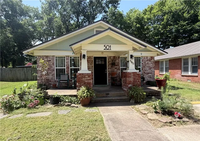 Homes for sale in Russellville, AR | 501 W 6th St, Russellville, AR 72801 | MLS# 1353968