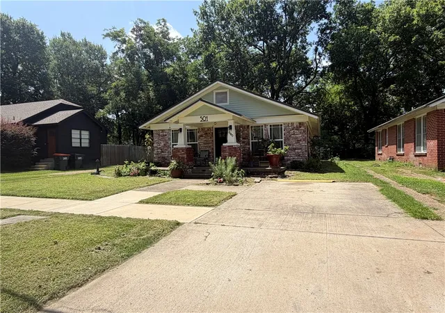 Homes for sale in Russellville, AR | 501 W 6Th St, Russellville, AR 72801 | MLS# 1353968