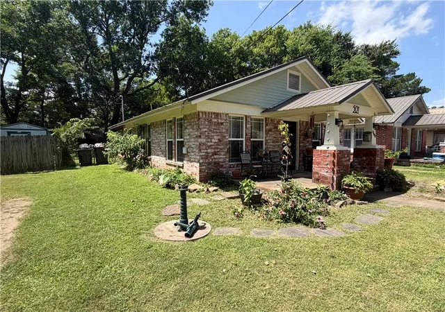 Homes for sale in Russellville, AR | 501 W 6Th St, Russellville, AR 72801 | MLS# 1353968