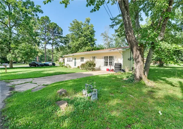 3rd image of 5 S Pollard Ave, Fayetteville, AR 72701 | MLS# 1353828