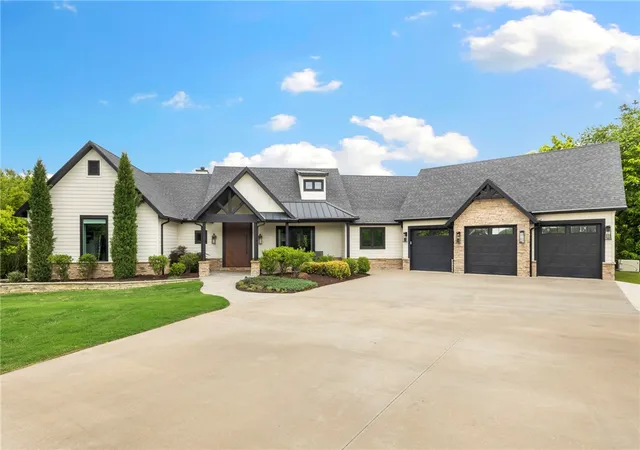 Homes for sale in Cave Springs, AR | 260 W Brown Rd, Cave Springs, AR 72718 | MLS# 1351548