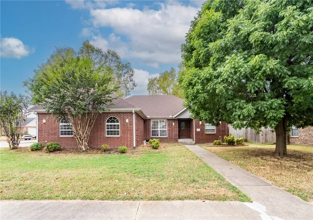 Photo 1 of Single family home for sale at 410 Julian Ct, Siloam Springs, AR 72761 | MLS# 1354052 | Listing updated on 2026-09-22