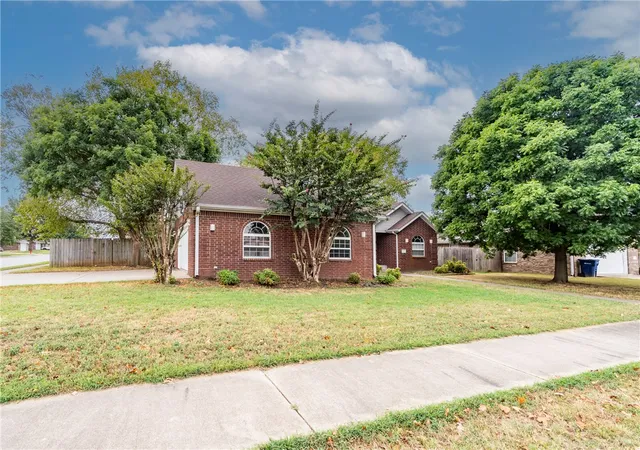 Photo 2 of Single family home for sale at 410 Julian Ct, Siloam Springs, AR 72761 | MLS# 1354052 | Listing updated on 2026-09-22