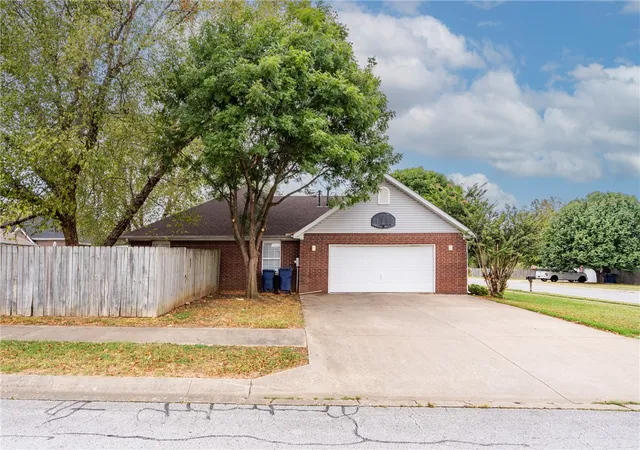 Photo 3 of Single family home for sale at 410 Julian Ct, Siloam Springs, AR 72761 | MLS# 1354052 | Listing updated on 2026-09-22