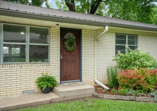 5th image of 505 3Rd Ave, Gravette, AR 72736 | MLS# 1353620